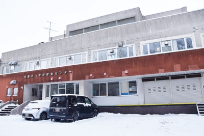 写真:祝津町にある室蘭市学校給食センター