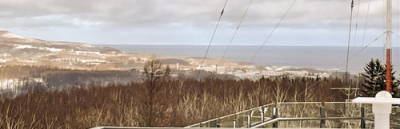 写真：網走市から肉眼で確認された、オホーツク海の流氷＝２２日午後（網走市提供）