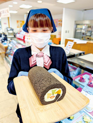 写真：今年も登場する恵方巻ロール