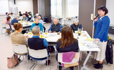 写真：市民活動について意見交換したティーミーティング