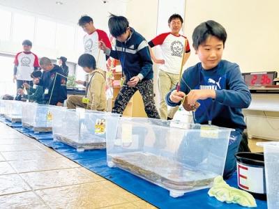 写真：それぞれの作戦で挑むホタテ釣り