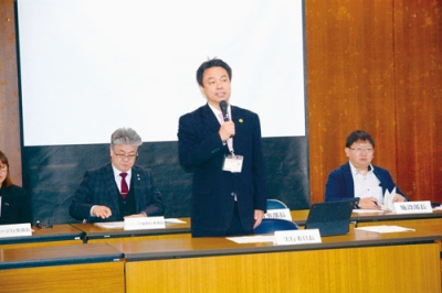 写真:花火大会の開催時期変更を承認した港まつりの実行委