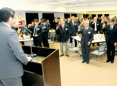 写真:輪西地区の活性化を願った合同新年交礼会