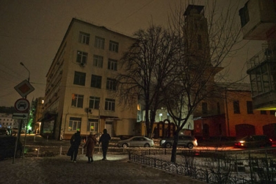 写真：停電が続くウクライナの首都キーウ＝２９日（共同）