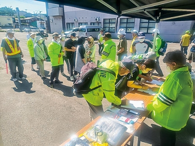 写真：昨年９月に行われた室蘭市の東地区自主防災会による避難訓練