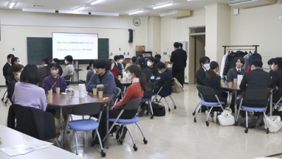 写真:上越教育大が開催する「新米先生☆放課後サロン」=2025年11月、新潟県上越市