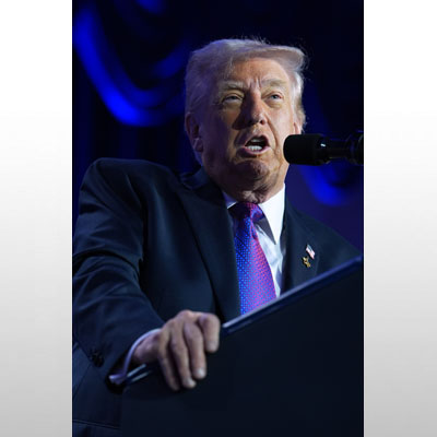 写真：５日、米ワシントンで開かれた会合で演説するトランプ大統領（ＡＰ＝共同）