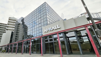 写真：３月末で閉館する兵庫県伊丹市の市立演劇ホール「アイホール」＝１月