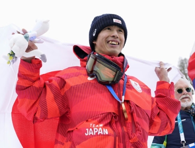 写真:ミラノ・コルティナ五輪のフリースタイルスキー男子モーグルで銅メダルを獲得した堀島行真=12日、リビーニョ(共同)