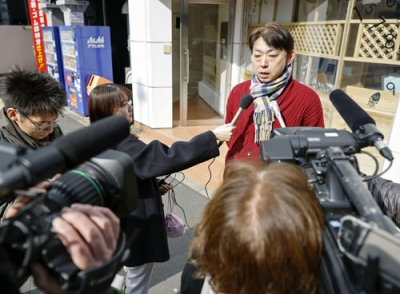 写真：取材に応じる福島正洋弁護士＝１４日午前、東京都内