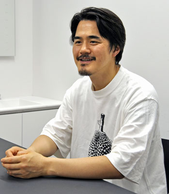 写真：押山清高監督＝東京都内