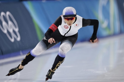 写真：【女子５００メートル】滑走する高木美帆＝ミラノ（共同）