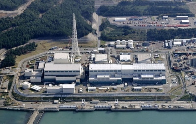 写真：新潟県の東京電力柏崎刈羽原発の（左から）５、６、７号機