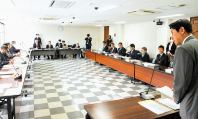 写真：経営戦略の素案が示された審議会