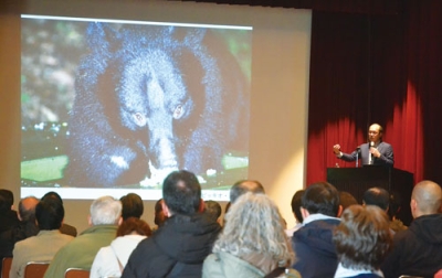 写真:ヒグマの出没が増加している背景や対策などについて話した佐藤教授