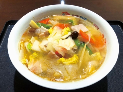 写真:ボリューム満点の「五目麺」