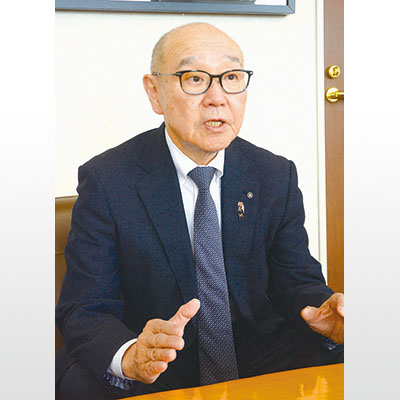 写真：町長を務めた３期１２年を振り返る竹中町長