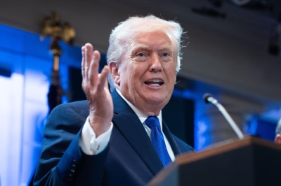 写真:20日、米ホワイトハウスでの記者会見で、質問に答えるトランプ大統領=ワシントン(ゲッティ=共同)