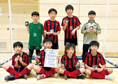 写真:4年生の部で優勝したコンサ室蘭