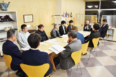 写真：２６年度事業計画について協議した中島商店会の総会