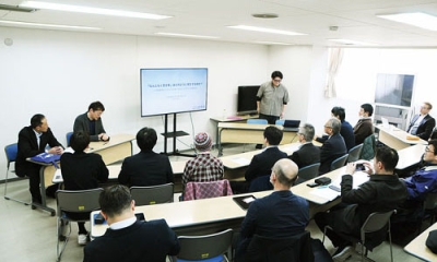 写真:空き家対策などに関する報告会