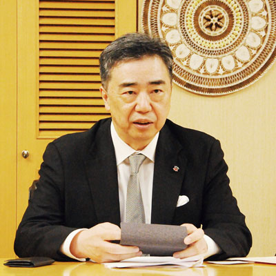 写真：市立病院職員の受け入れについて「可能な範囲で協力したい」と話す大橋理事長