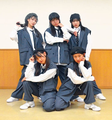 写真：東京で開かれる「ダンスパーク」に出演するワイズファクトリーのメンバー５人