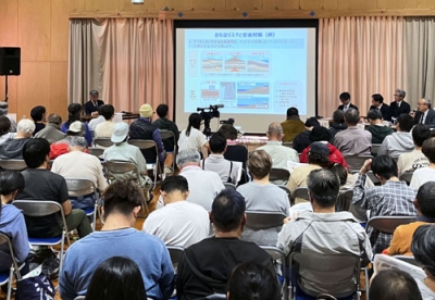 写真：経済産業省などが開催した住民説明会（原子力発電環境整備機構提供）