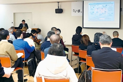 写真:基調講演で脱炭素化の重要性を述べた西野さん