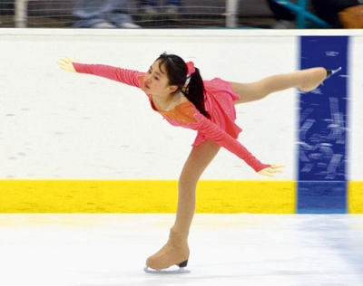 写真：練習の成果を披露したフィギュアスケート発表会